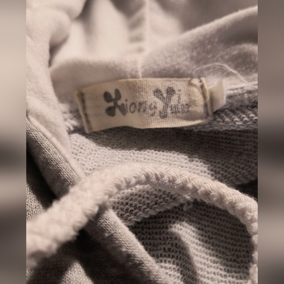 Xiong Yi Cat Carrying Hoodie - Picture 2 of 3